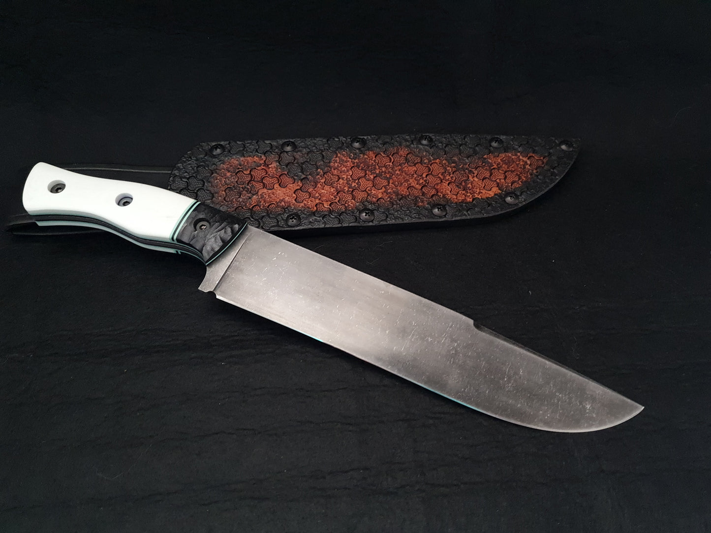 Fixed blade bowie knife