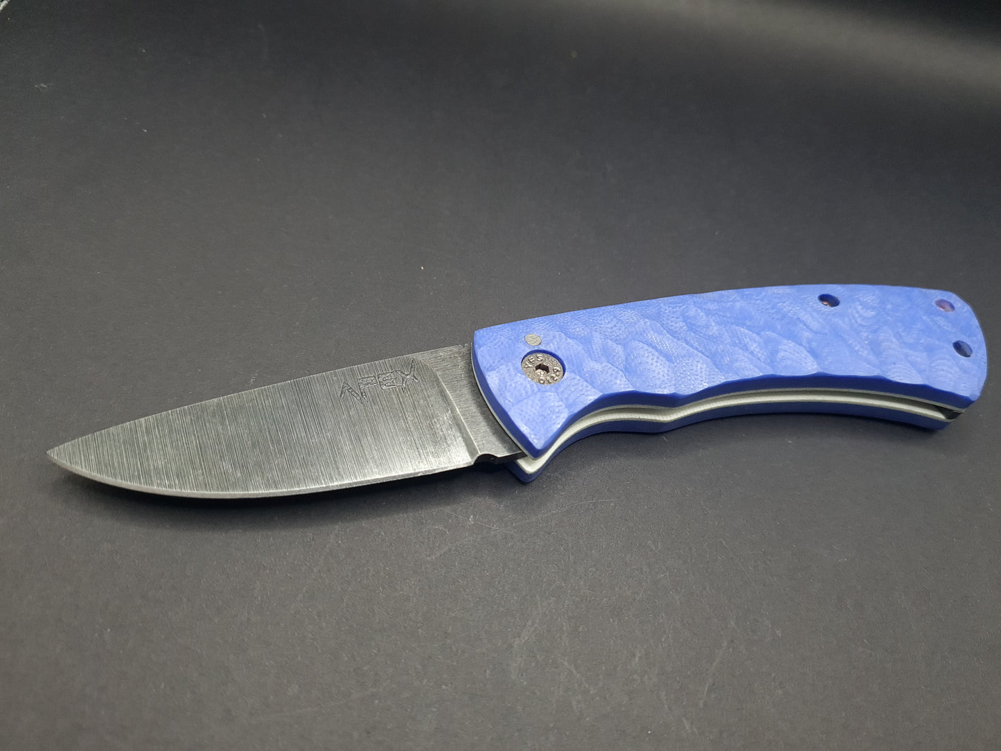 UK Legal friction folding knives