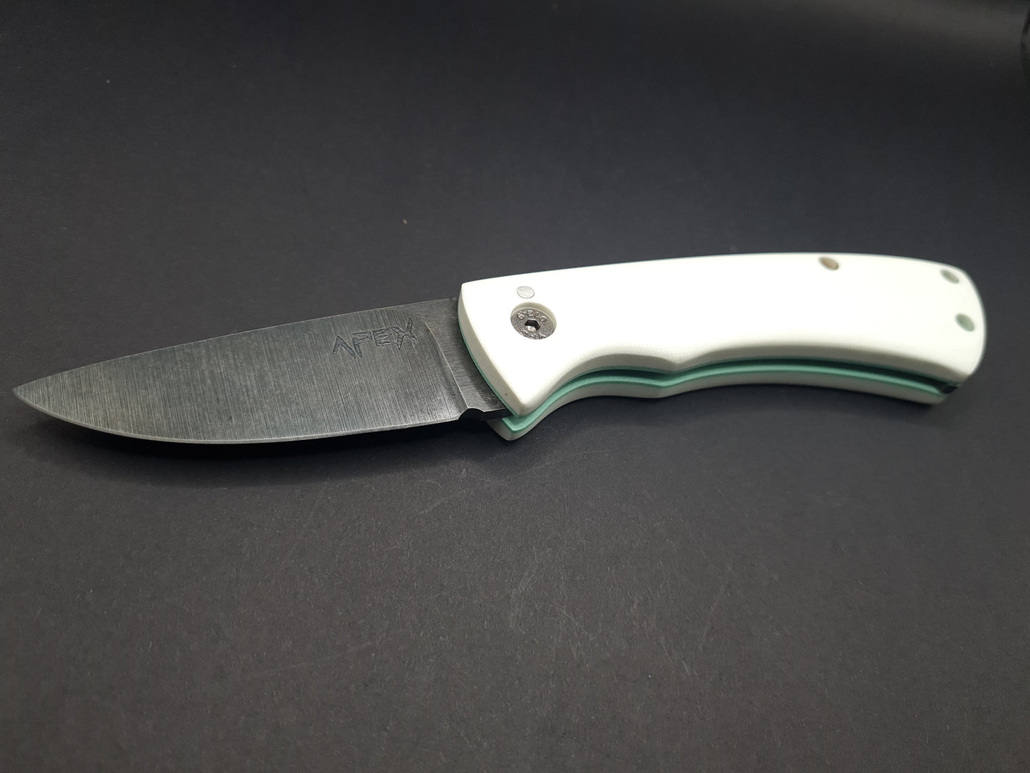 UK Legal friction folding knives