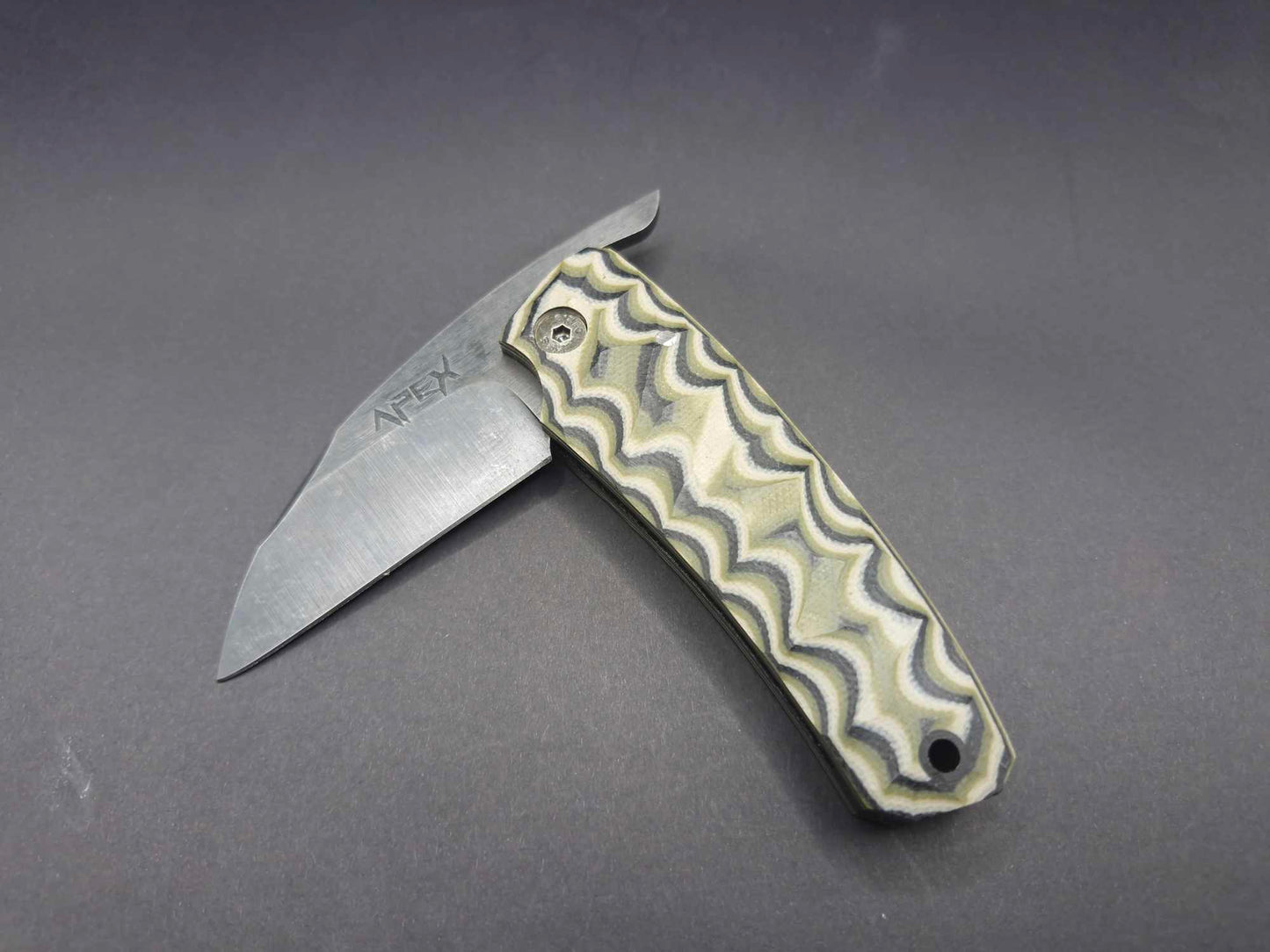 Wharncliff Friction Folder