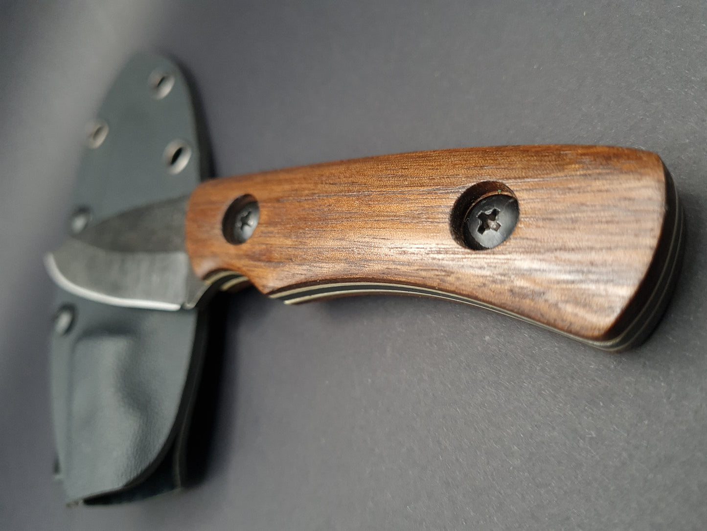 Fixed blade utility knife