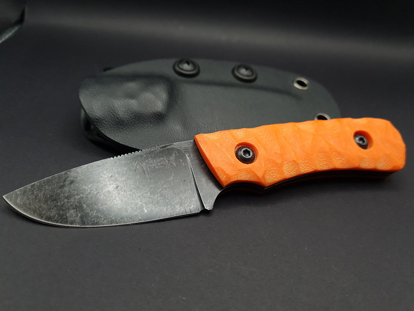 Fixed blade utility knife