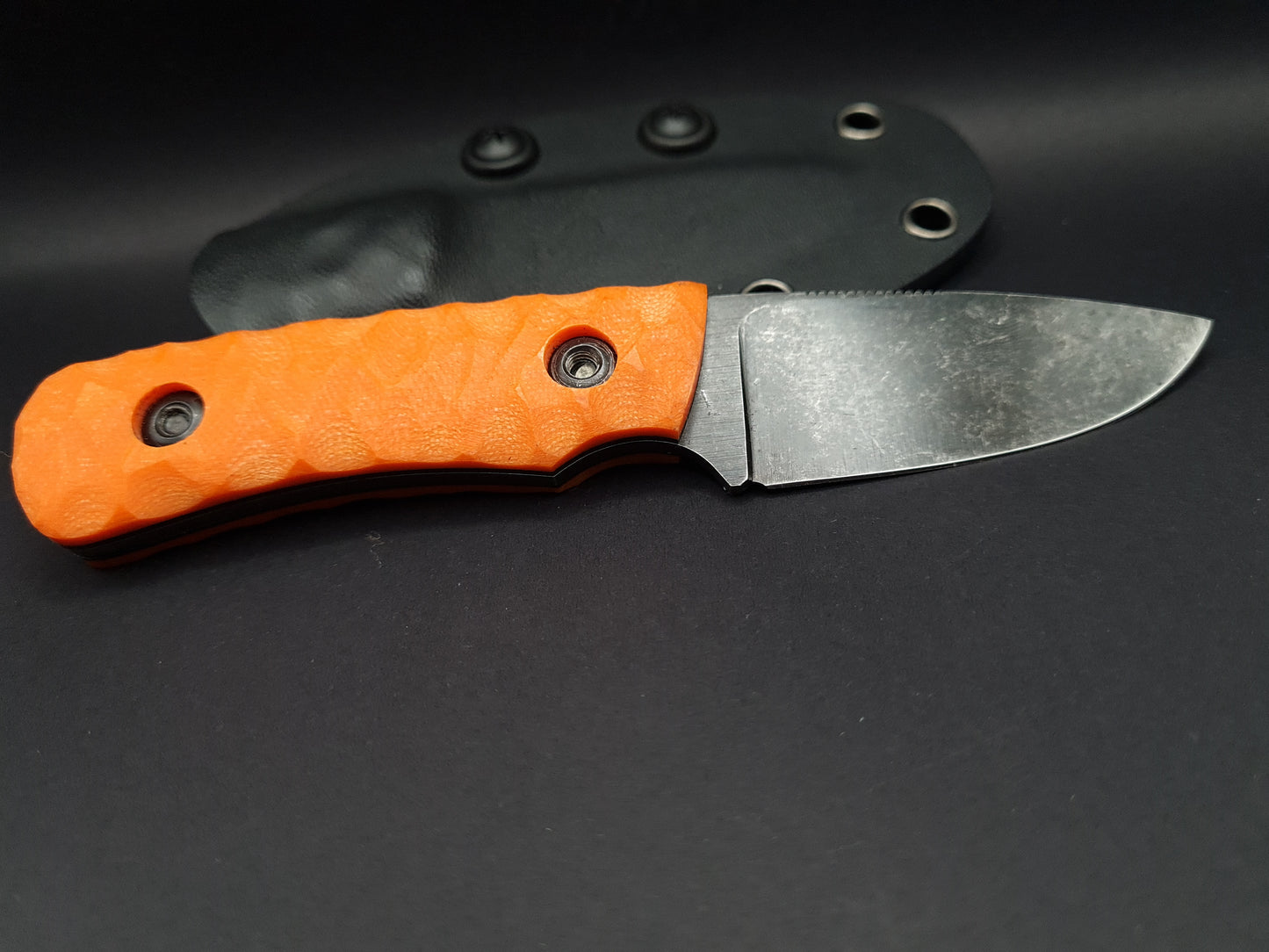 Fixed blade utility knife