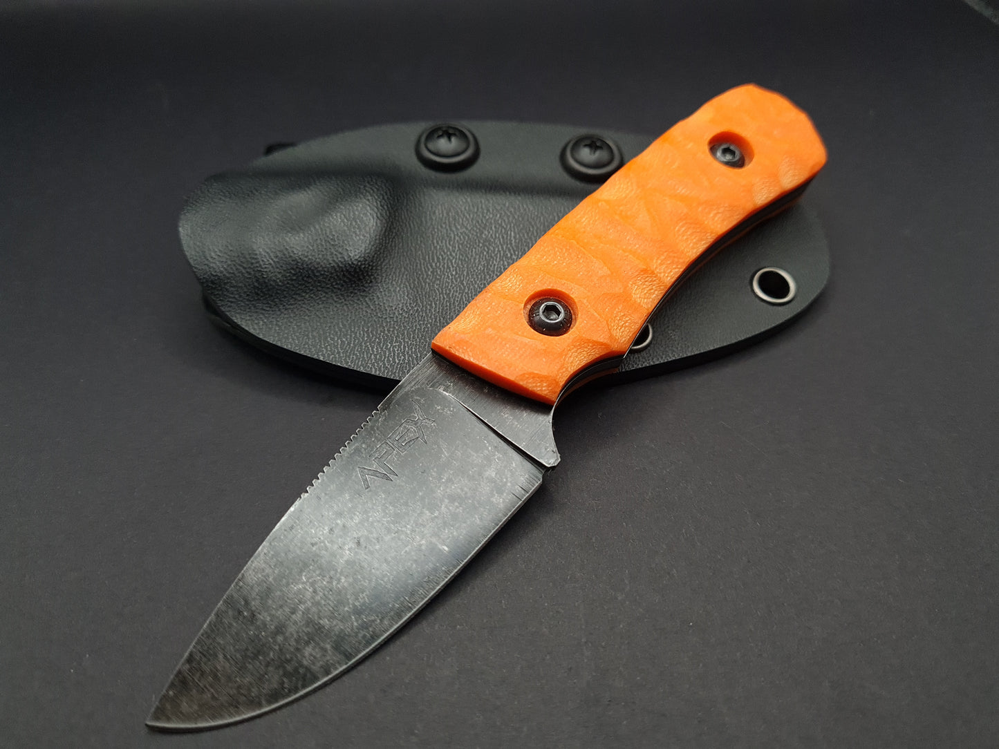 Fixed blade utility knife