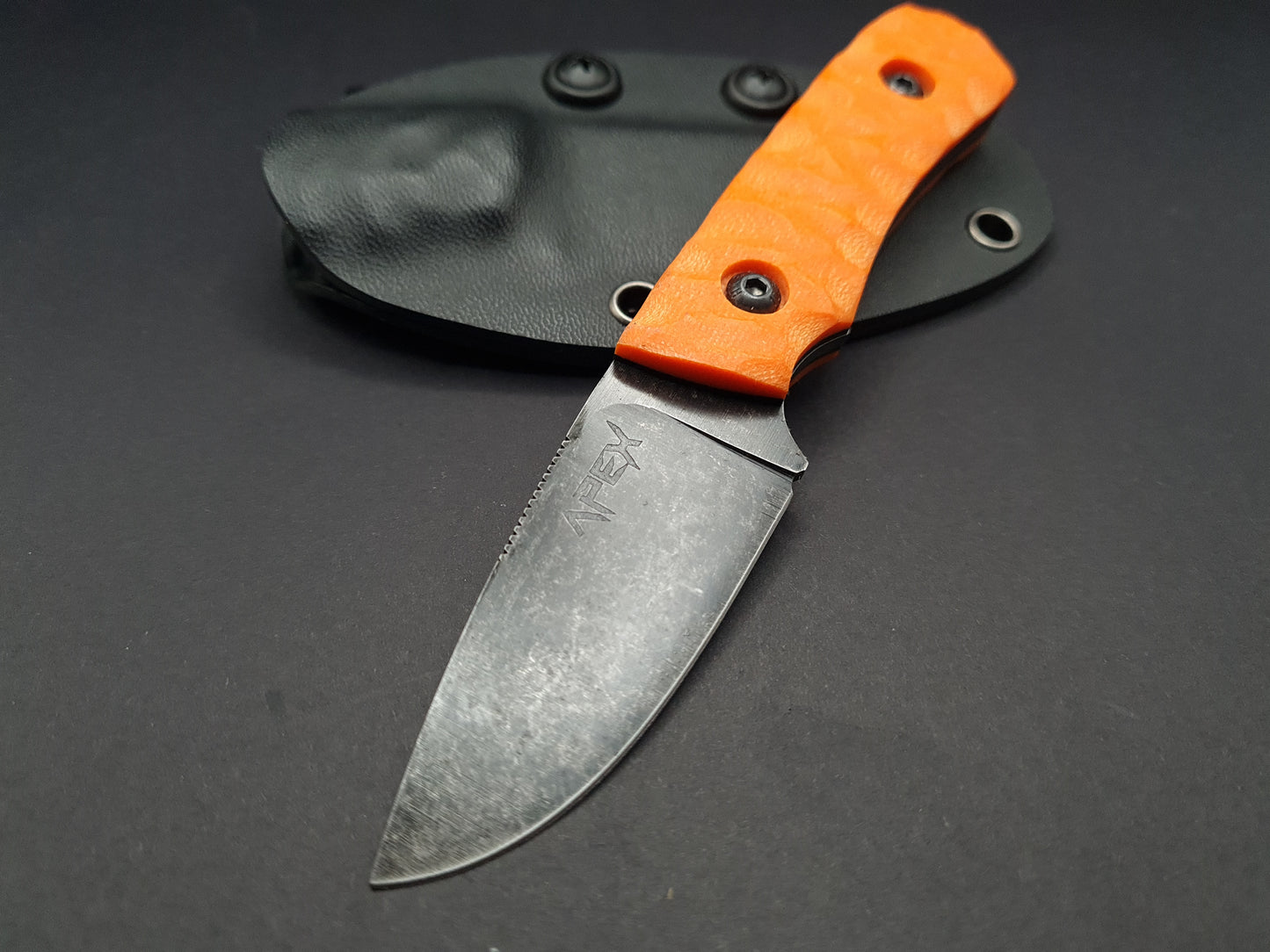 Fixed blade utility knife