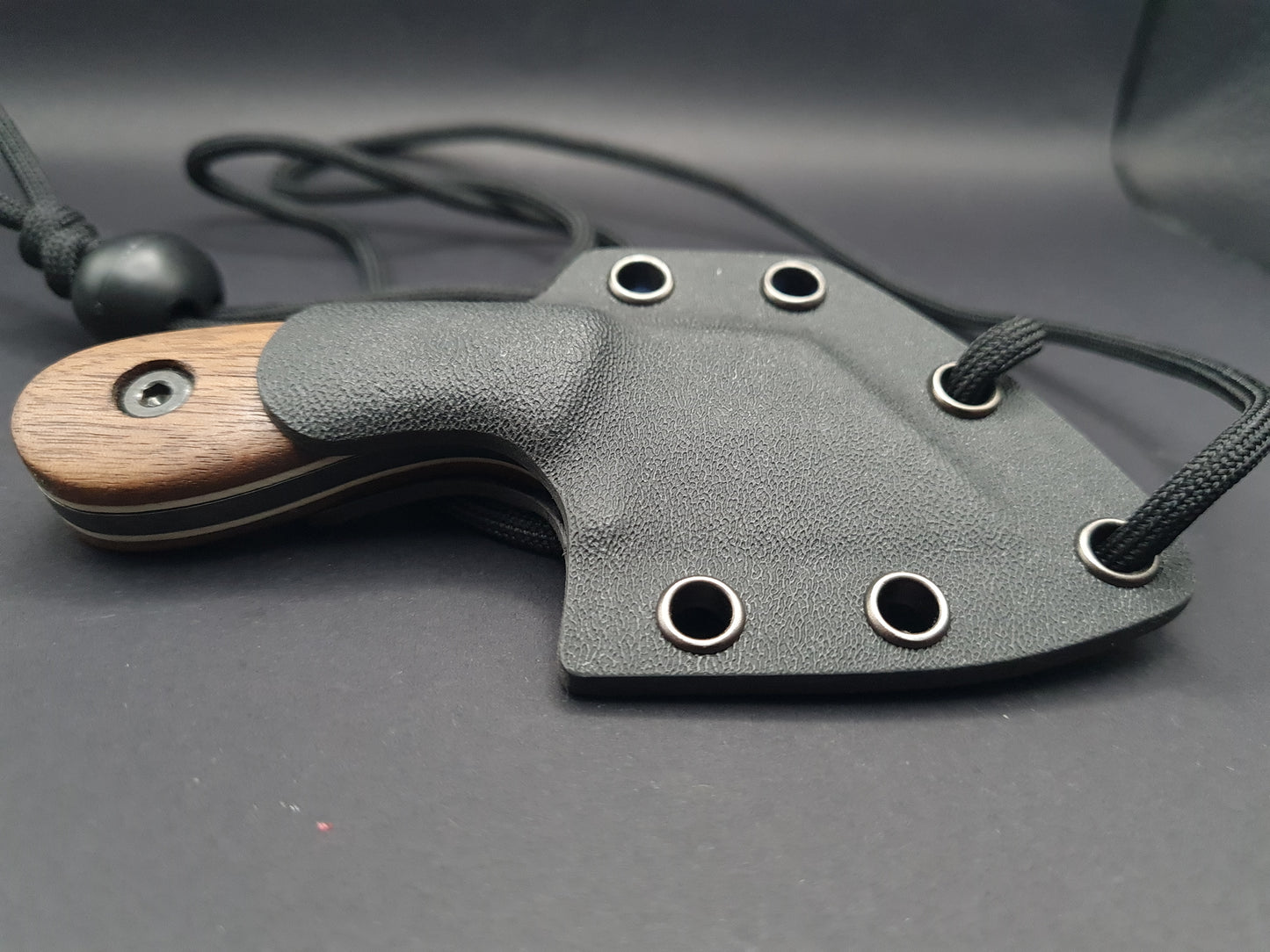 Fixed blade neck knife