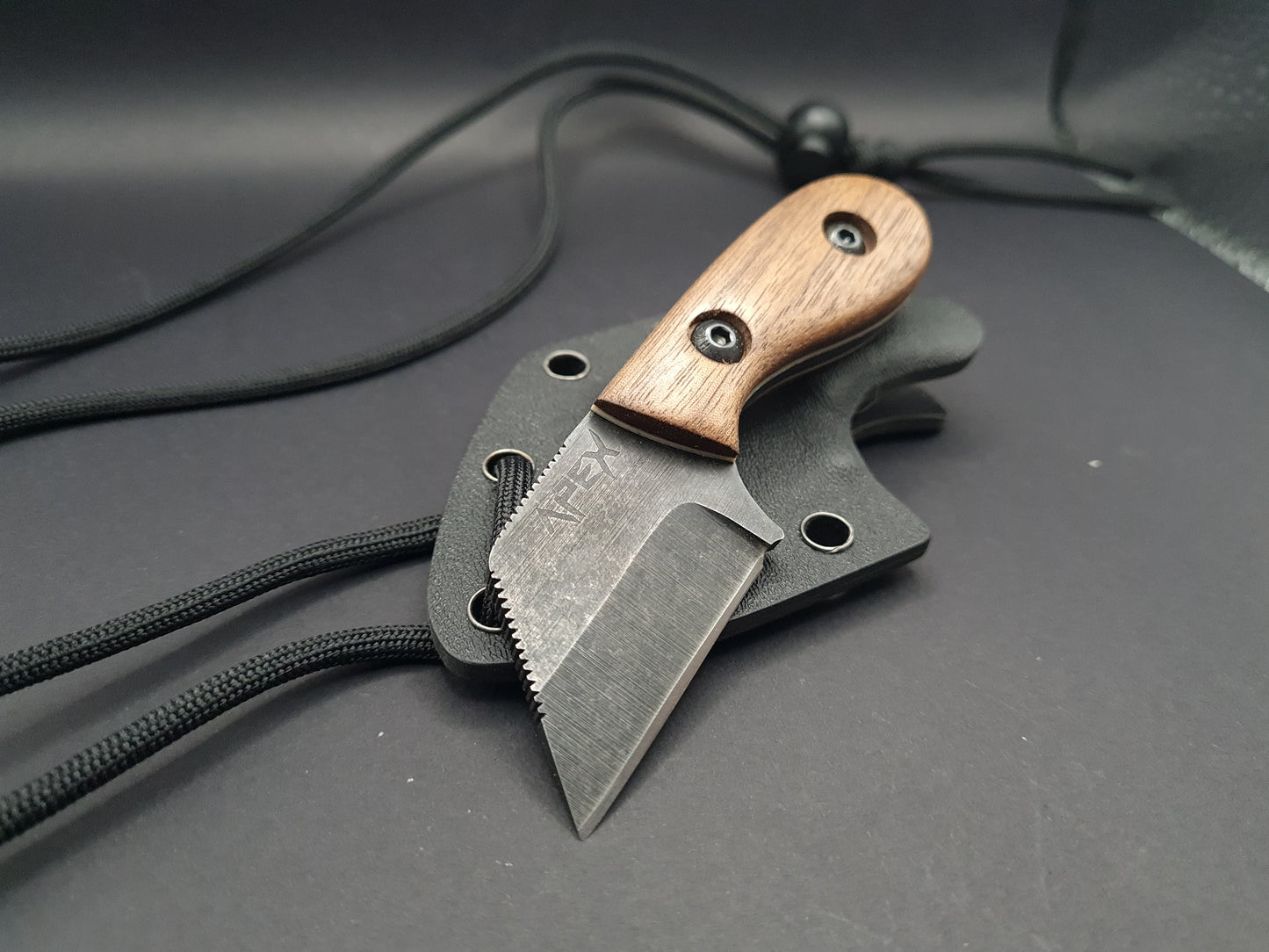 Fixed blade neck knife