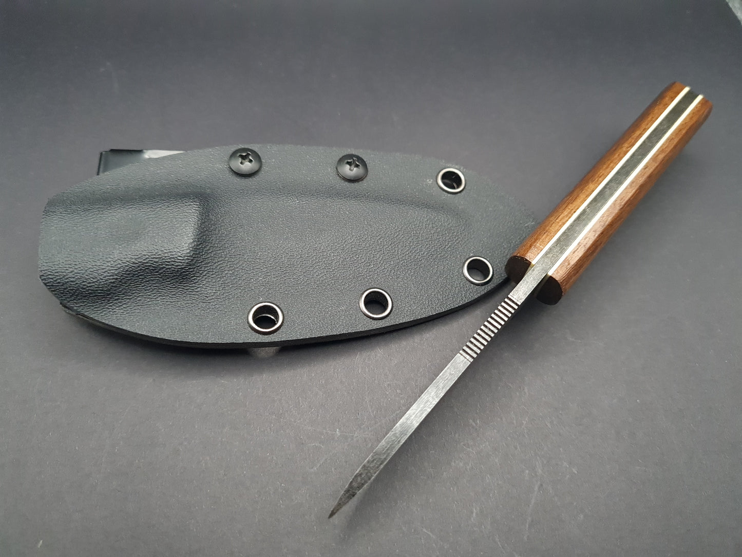 Fixed blade utility knife