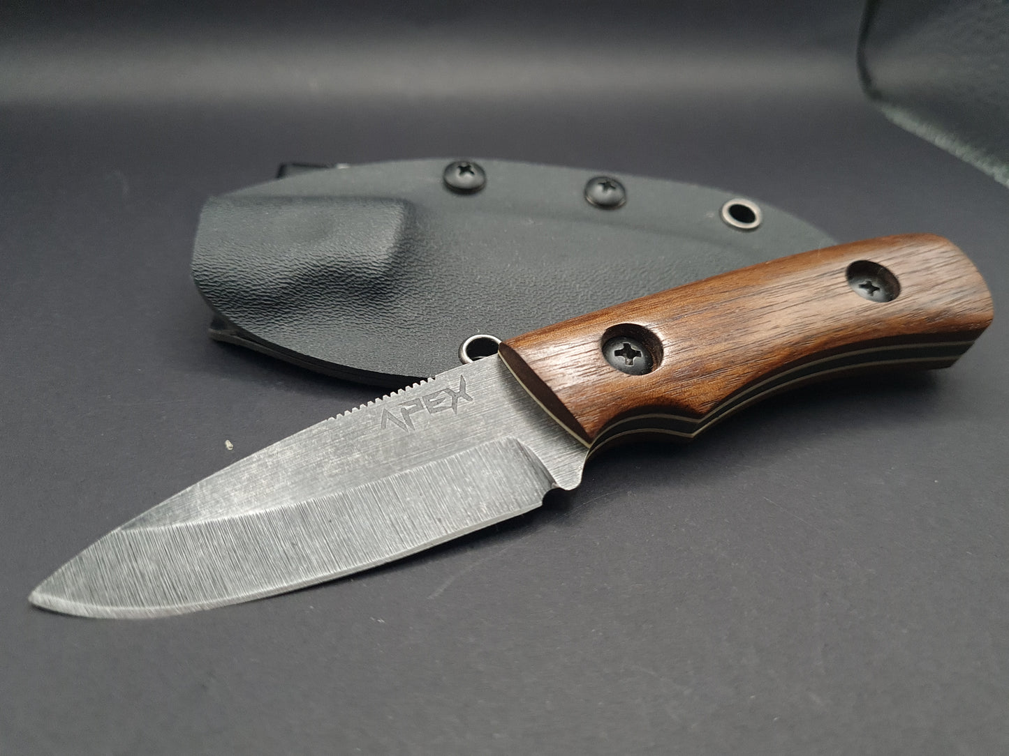 Fixed blade utility knife